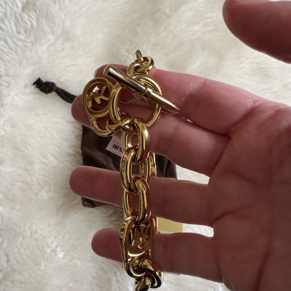 NWT Michael Kors Gold Tone Interlocking Chain Bracelet - Picture 7 of 8